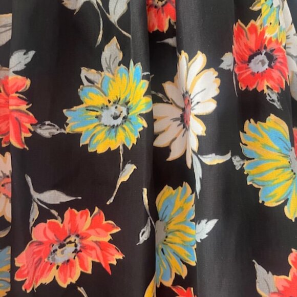 Beautiful Floral Dress ~ Plus Size - Picture 4 of 9